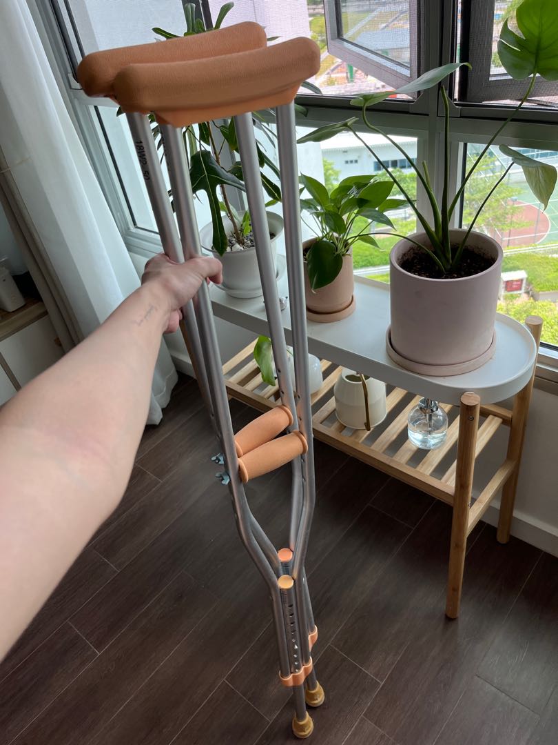 Very New Crutches, Health & Nutrition, Assistive & Rehabilatory Aids