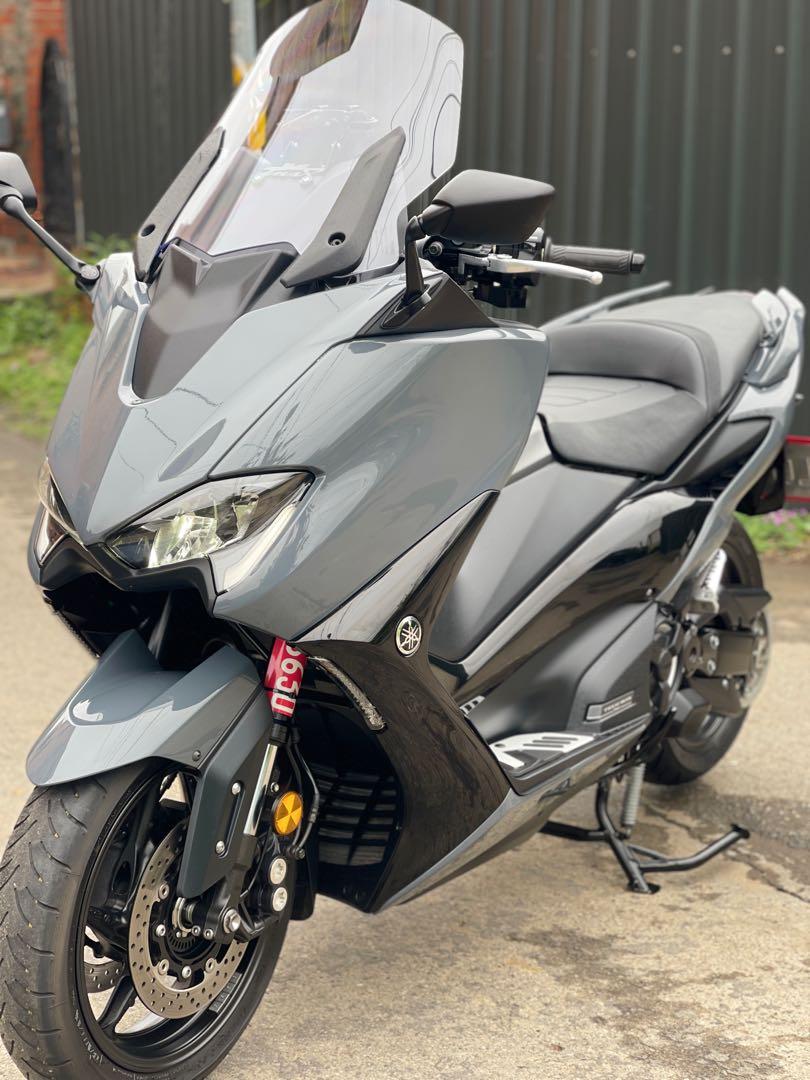 Tmax 560 2021 top