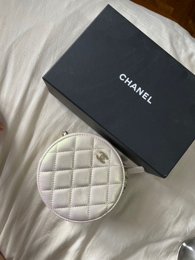 CHANEL Iridescent Lambskin Quilted Round Clutch With Chain Ivory
