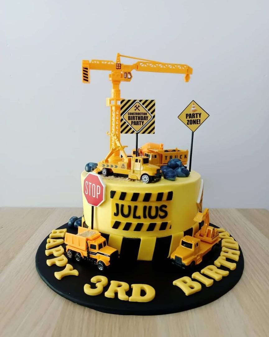 26 Construction Birthday Party Ideas - Spaceships and Laser Beams