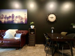 (Category: ) located in . Submitted by decluttering_haus (Listing ID 1152324140, Image 1). Description: .
