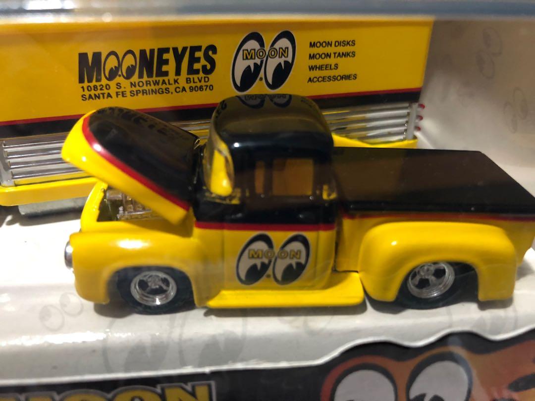Hot Wheels - Moon Equipped Truck 2-Car Set MoonEyes, Hobbies