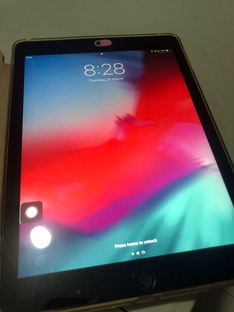 iPad Air (Category: iPad) located in Paranaque City. Submitted by cheska_ (Listing ID 1152192479, Image 1). Description: First Owner Bought in power mac I can give the unit with box but no charger. Unit is in good working condition with minor scratches near the power button. 32 GB iPad Air .