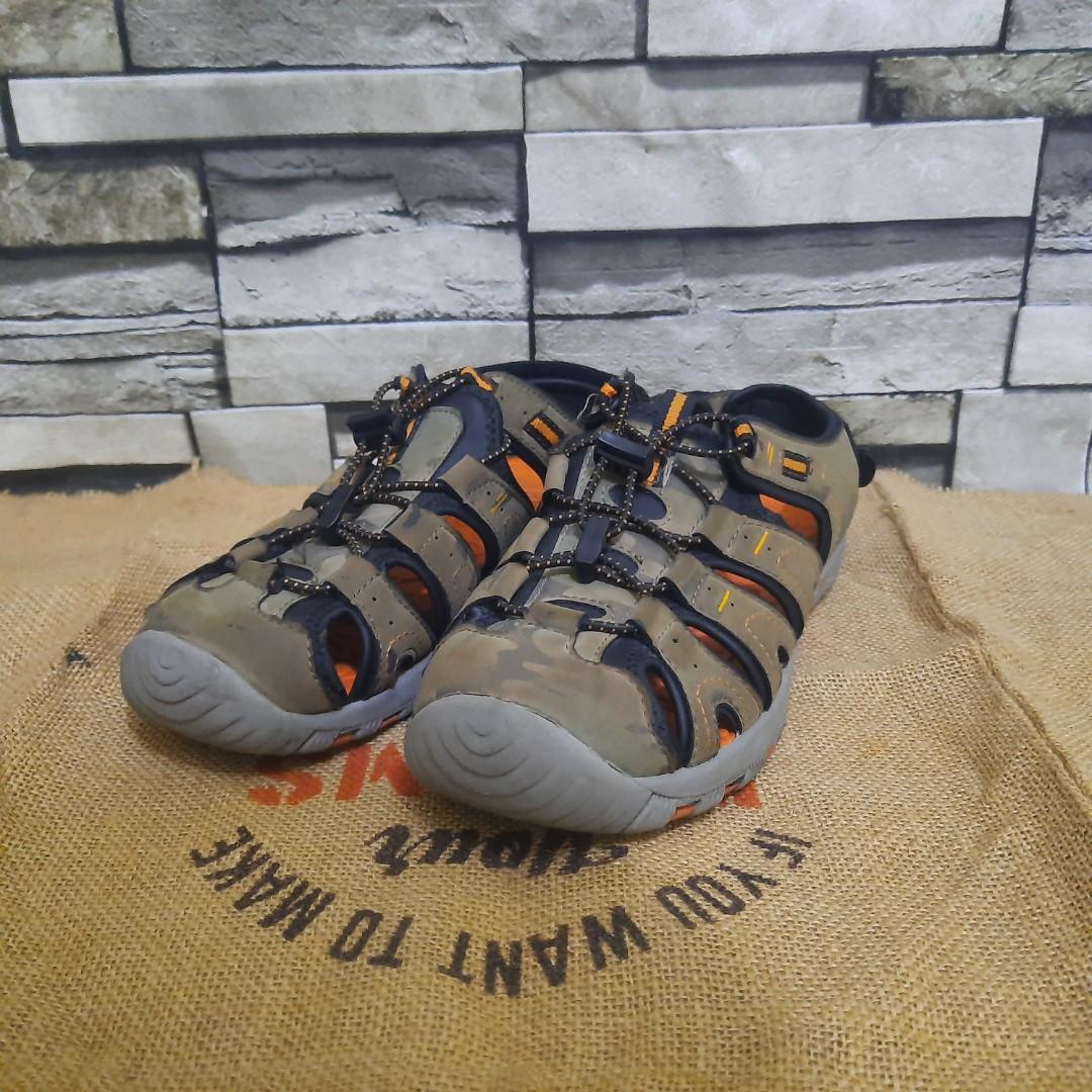 Khombu slides sales