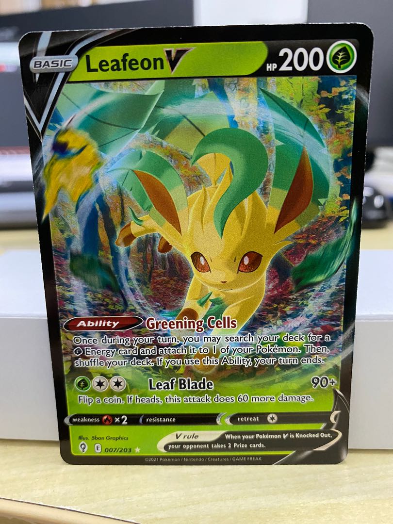 Leafeon V Evolving Skies 007/203 Pokémon Card, Hobbies & Toys