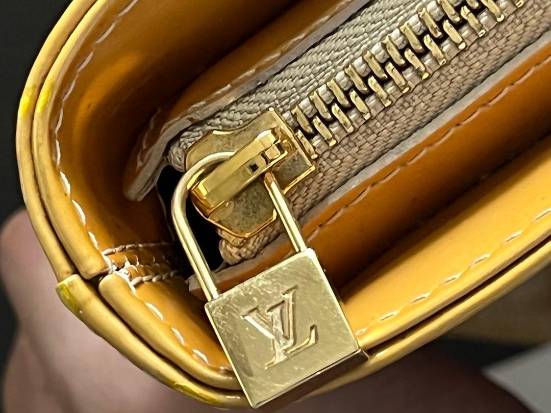 LOUIS VUITTON HOUSTON M HANDBAG91340 PURSE YELLOW PATENT MONOGRAM LEATHER  Patent leather ref.902057 - Joli Closet