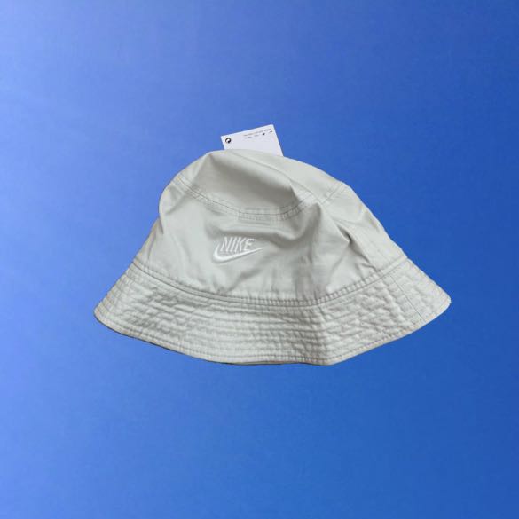 nike bucket hat , Men's Fashion, Watches & Accessories, Caps & Hats on