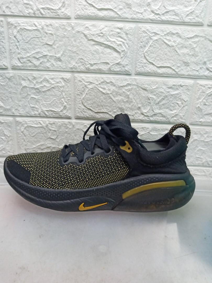 nike joyride gold