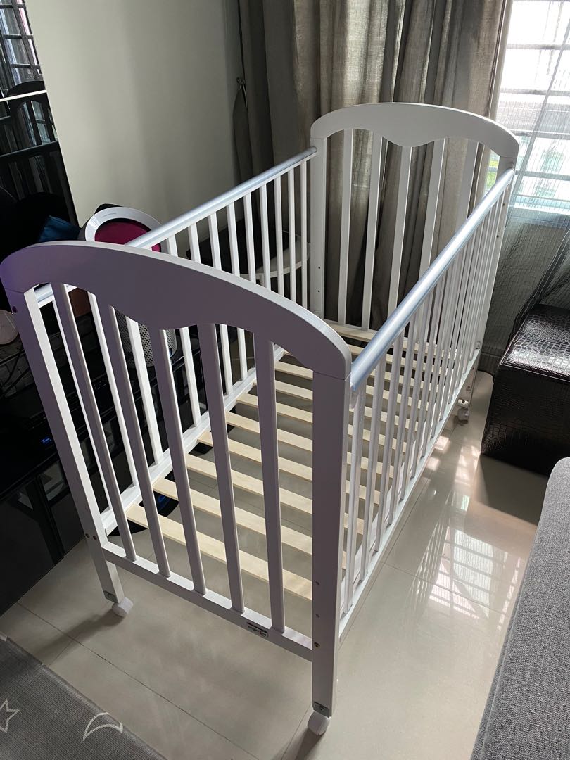 Picket and rail baby cot, Babies & Kids, Baby Nursery & Kids Furniture