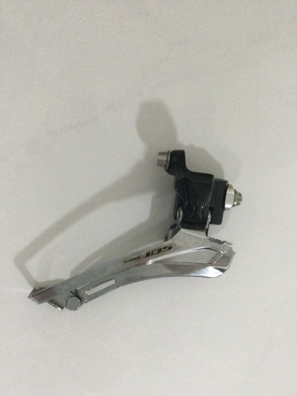 Shimano 105 front derailleur 5700, Sports Equipment, Bicycles & Parts