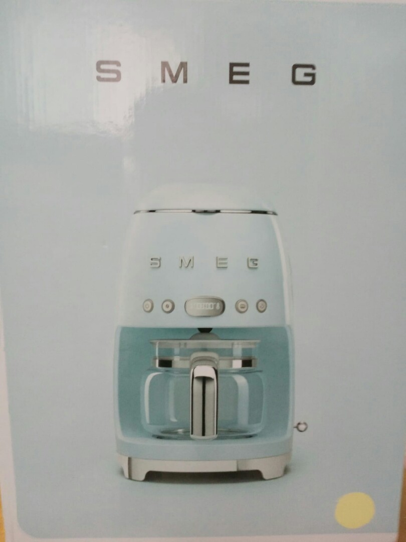 Brand New SMEG drip filter coffee machine with box and packaging (cream