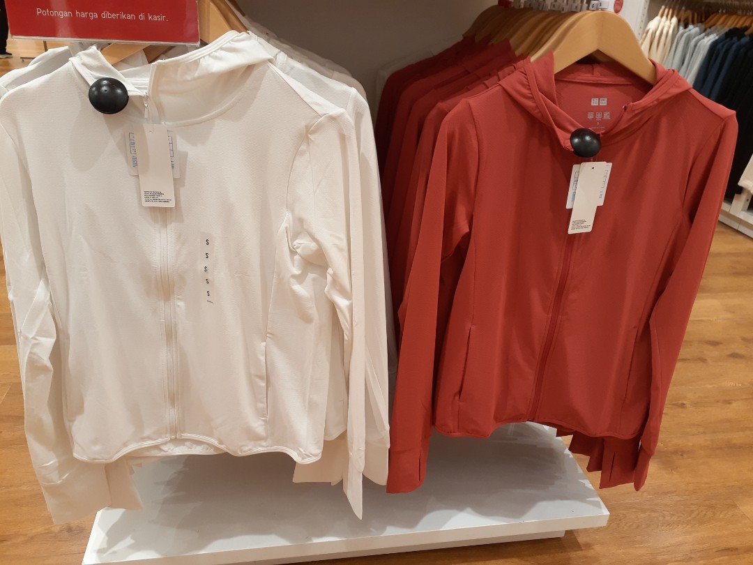 UNIQLO SALE !!, Fesyen Wanita, Pakaian 