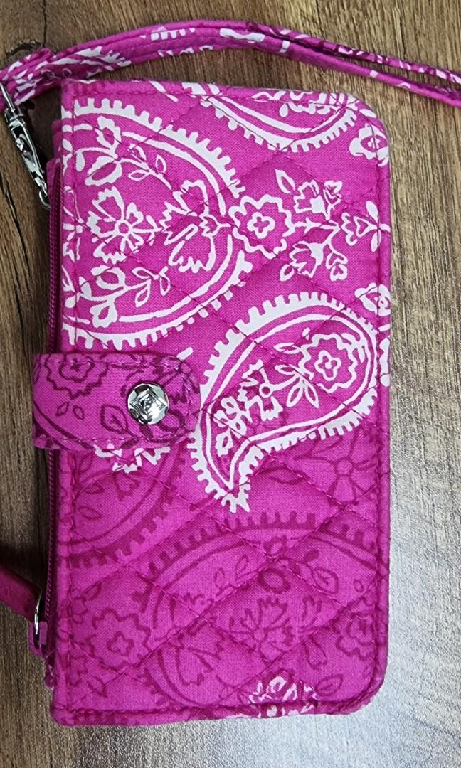 Vera Bradley Multi Wallet (Category: Wallets & Card holders) located in Makati City. Submitted by eilener (Listing ID 1152256252, Image 3). Description: Trifold Multi Function Wallet Pink Paisley.