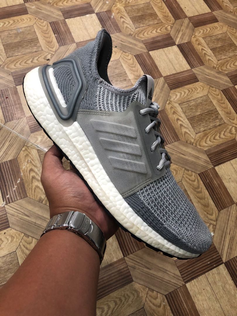 Ultra boost 4. triple clearance grey