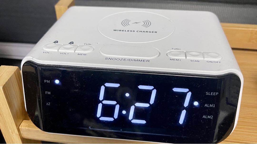 Anko Clock Radio with Wireless Charging White, Computers & Tech