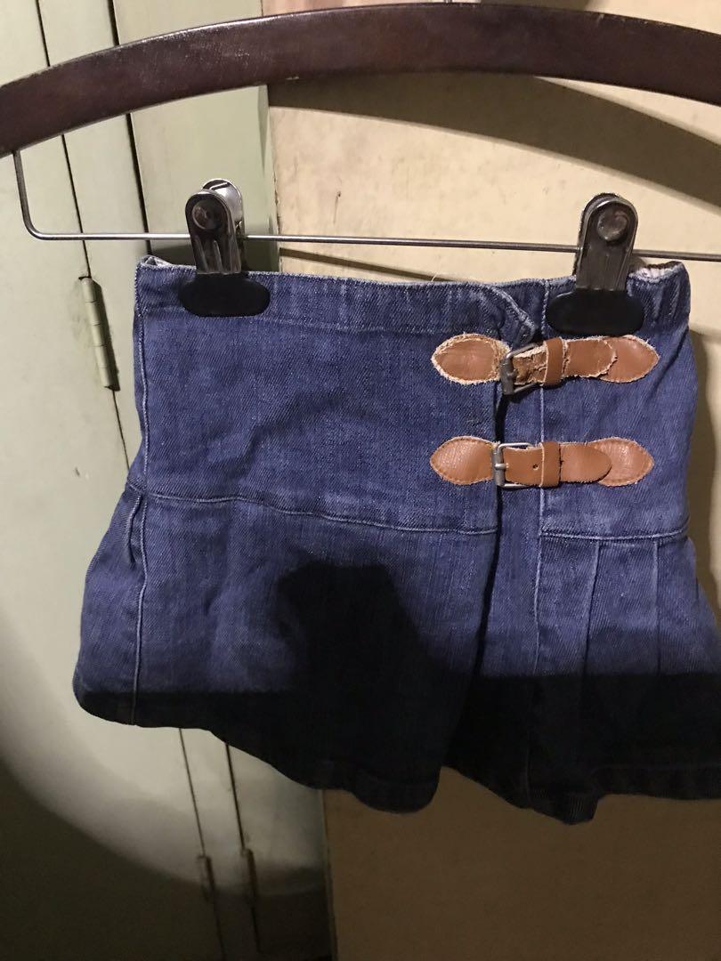 Authentic Baby Gap denim skirt (Category: Babies & Kids Fashion) located in Quezon City. Submitted by zhoobag (Listing ID 1147006241, Image 1). Description: Authentic Baby Gap denim skirt for 2 yrs. Old.