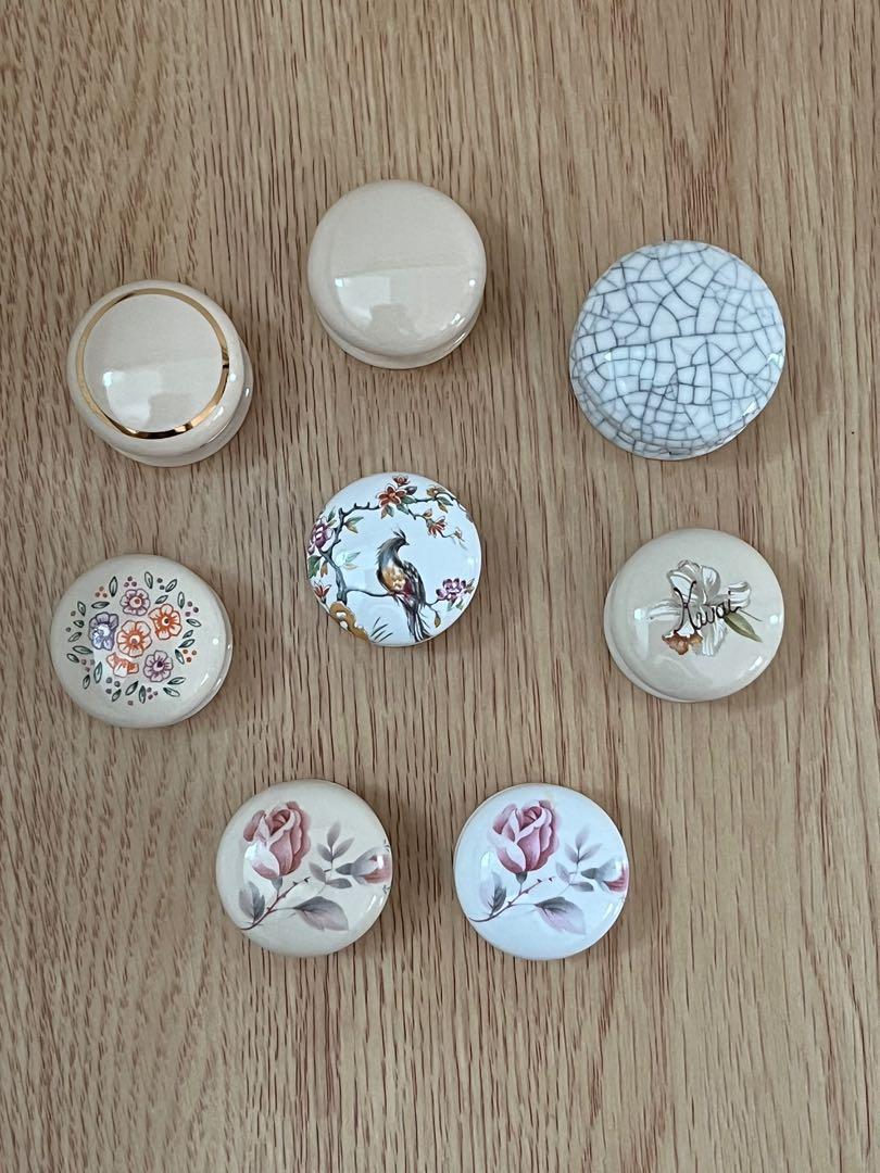 Balmoral Porcelain Knobs (Category: Shelves, Cabinets & Racks) located in Singapore. Submitted by Angieshopping (Listing ID 1146920921, Image 1). Description: Made In England. Porcelain knobs for cabinets. Vic knobs size 32mm. Screw provided for each knob. PayNow UEN: 53111721M Deliver by QXpress 3-5days.