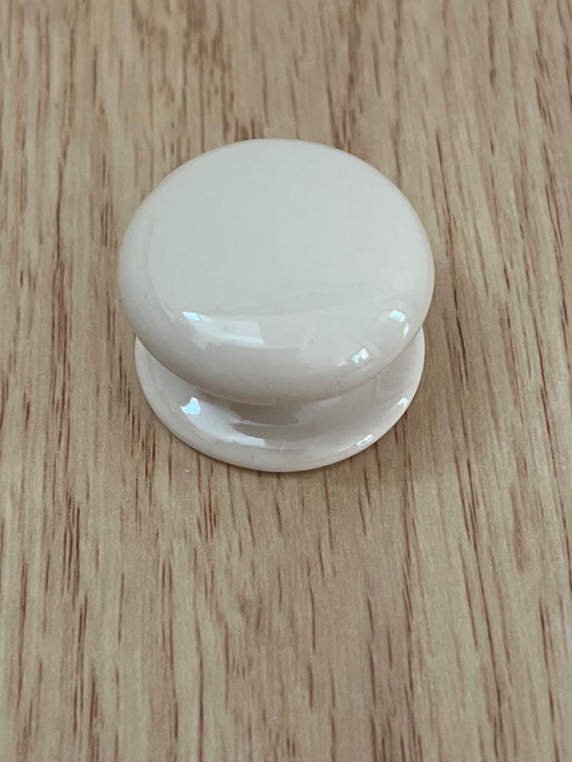 Balmoral Porcelain Knobs (Category: Shelves, Cabinets & Racks) located in Singapore. Submitted by Angieshopping (Listing ID 1146920921, Image 3). Description: Made In England. Porcelain knobs for cabinets. Vic knobs size 32mm. Screw provided for each knob. PayNow UEN: 53111721M Deliver by QXpress 3-5days.