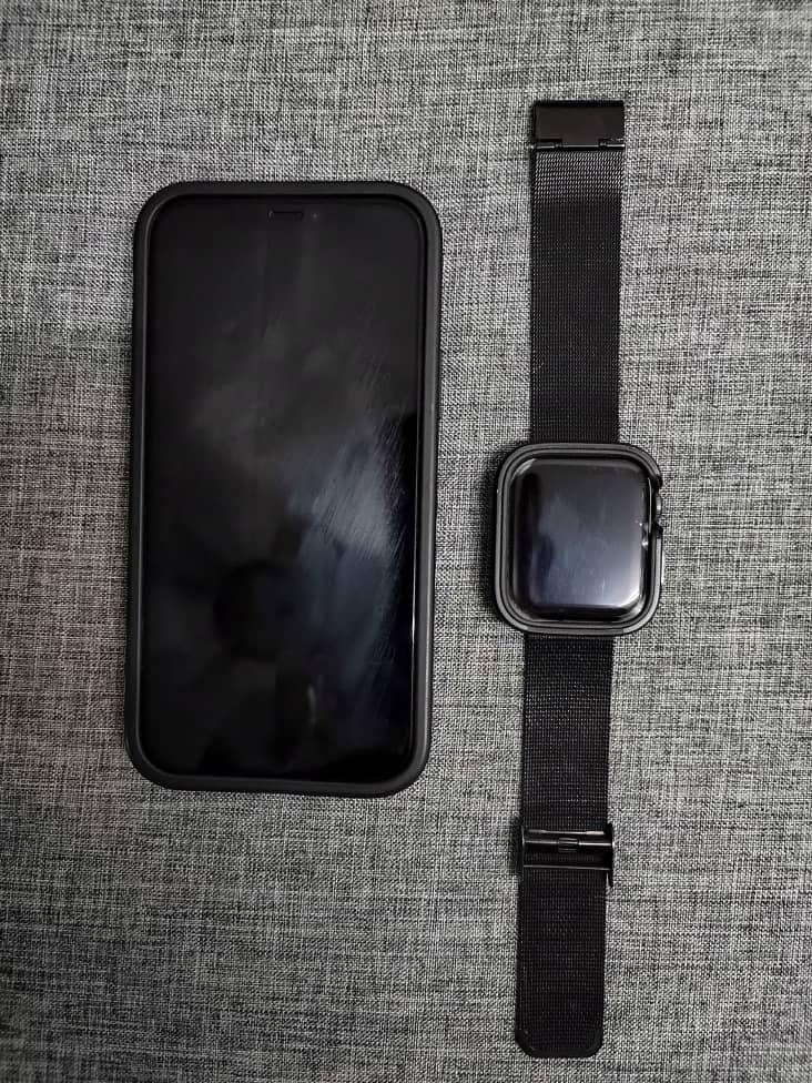 Combo iPhone 12 + Apple Watch SE, Mobile Phones \u0026 Gadgets, Mobile Phones,  iPhone, iPhone 12 Series on Carousell