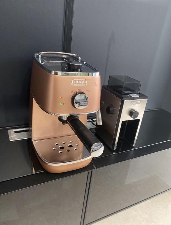 Delonghi copper deals coffee machine