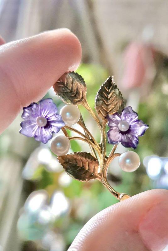 Forget Me Not 勿忘我花語珠寶 紫晶花雕刻鑲珍珠14k金古董胸針 歡迎預約到辦公室 尖沙咀11 Tiffany 樓上 選購珠寶鐘錶及古董精品 其他 其他 Carousell