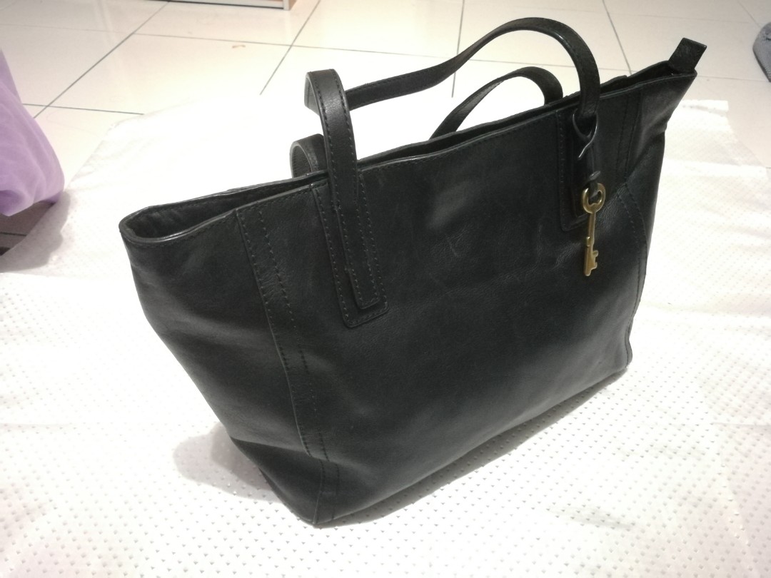 emma tote fossil