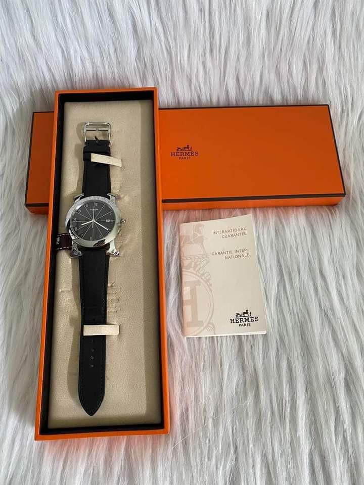 Hermes H hour Ronde Heur Watch (Category: Luxury Watches) located in Manila. Submitted by bagislifeshop (Listing ID 1146979733, Image 1). Description: ▪️Hermes H hour Ronde Heur Watch▪️ ☑️Available in Bacolod ✅Stamp J square ✅Condition: 8.8/10 ✅Inclusions: booklet and box.