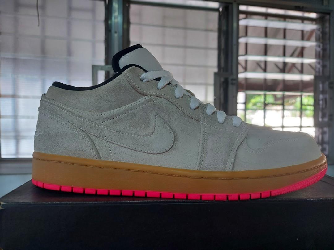 Jordan 1 Whitw Gum Hyper Pink (Category: Sneakers) located in Pasig City. Submitted by ej_13 (Listing ID 1146987577, Image 2). Description: 100% Legit used 3-4x nego.