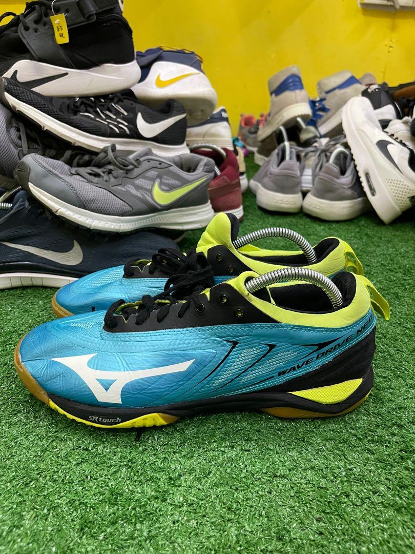 Kasut online badminton mizuno