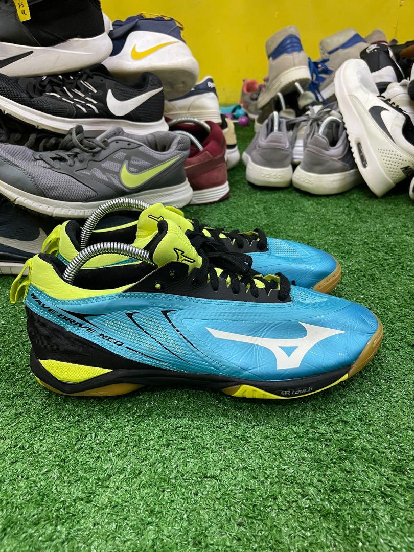 Kasut cheap badminton mizuno