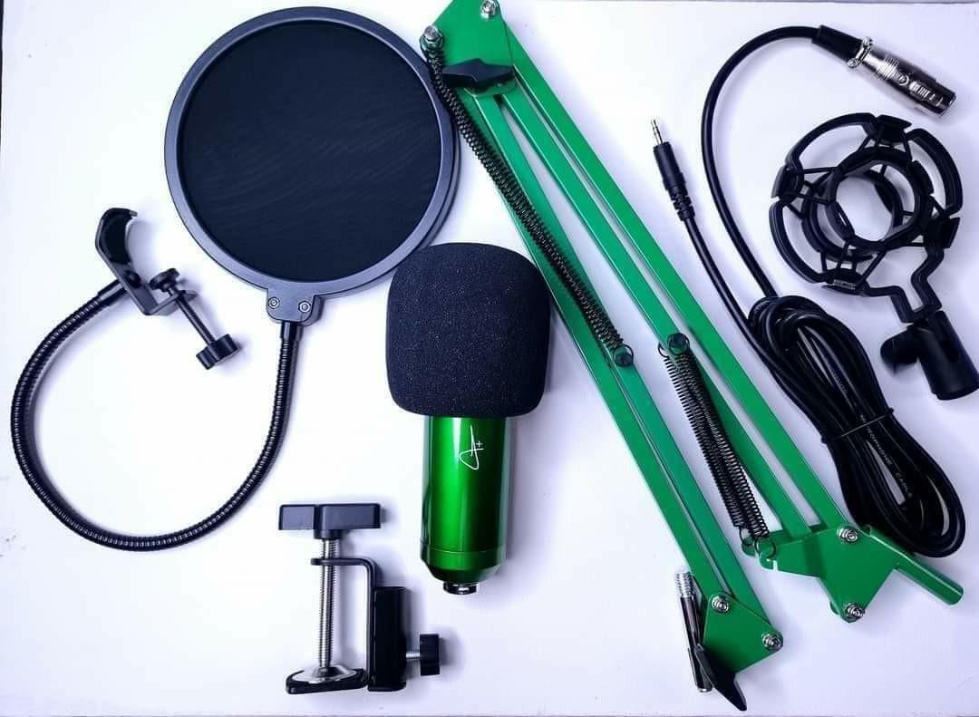 king soundcard microphone (Category: Microphones) located in Manila. Submitted by minidivisoria (Listing ID 1146976644, Image 2). Description: RESELLERS PRICE King soundcard- 2,400 Obsidian-2,400 Quartz 2,000 Onyx- 2,200 V8- 550 Kobe- 2,700 King With upgraded mic-3,400 With premium lite black-4,000 With premium lh8b- 6,000 With lh45 -6,500 *other soundcards with mic set ●add 1,150 for upgraded ●add 1,650 for premium lite black ●add 3,650 for prem