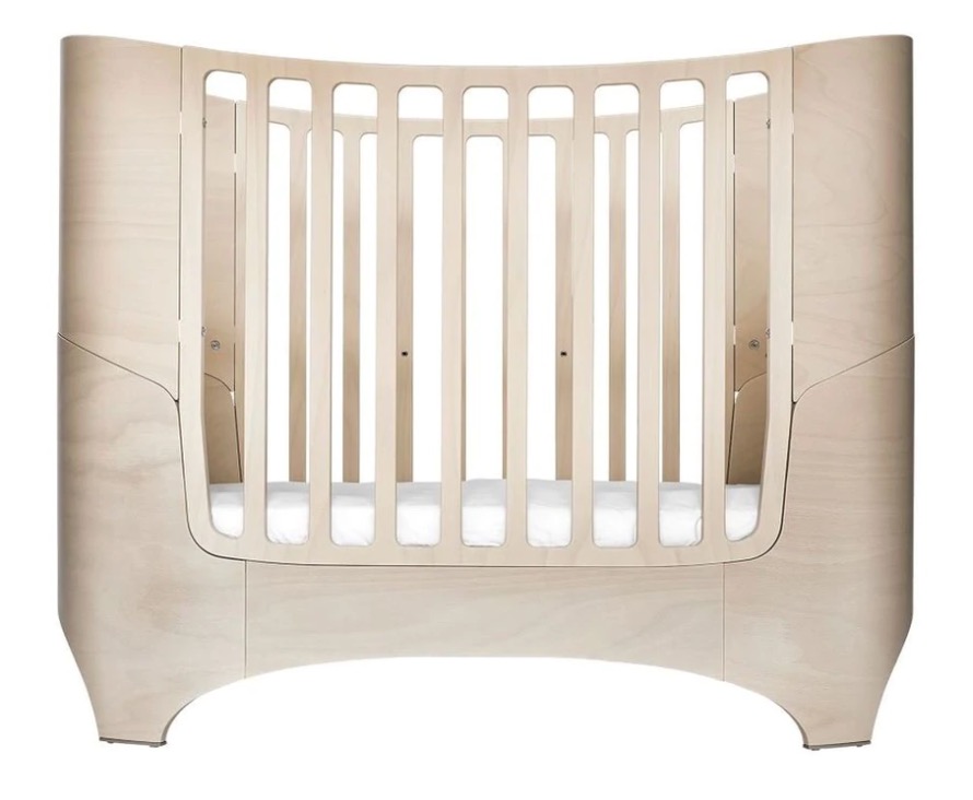 Leander Cot & Junior Bed with side guard, 兒童＆孕婦用品, 兒童傢具, 兒童傢具 嬰兒床