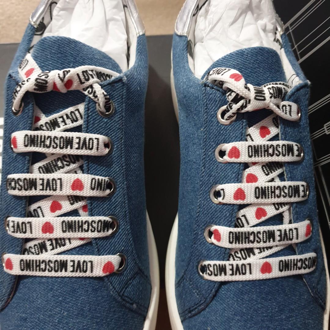 Moschino converse deals