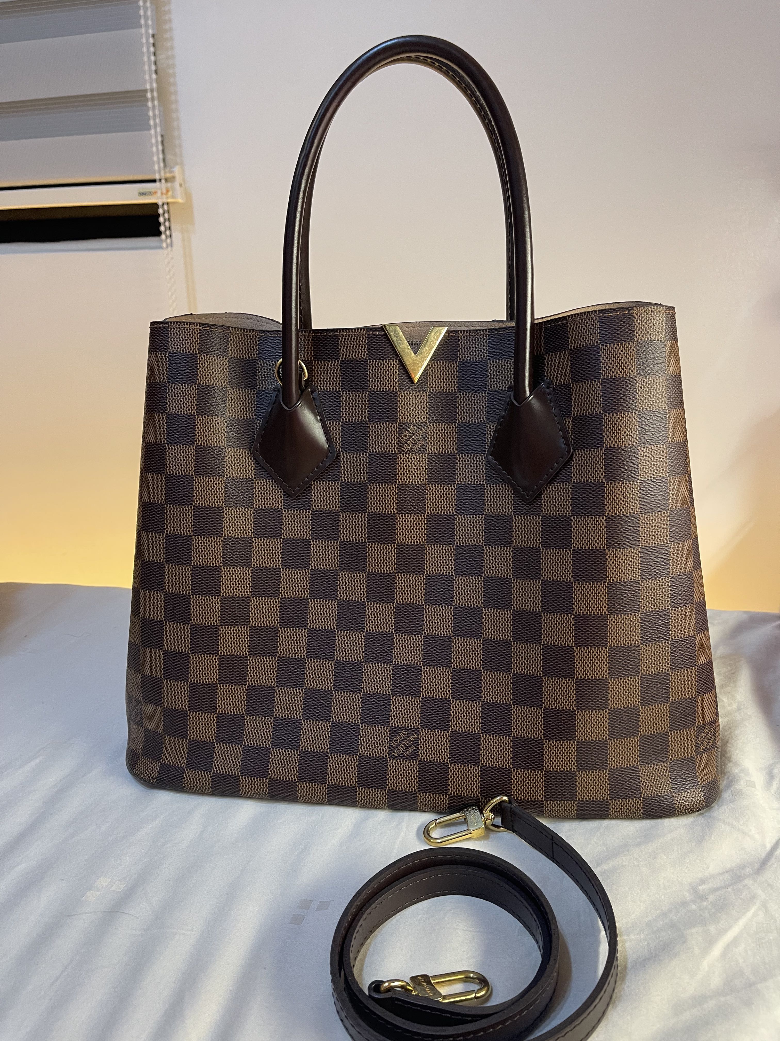Lv 2025 kensington bag