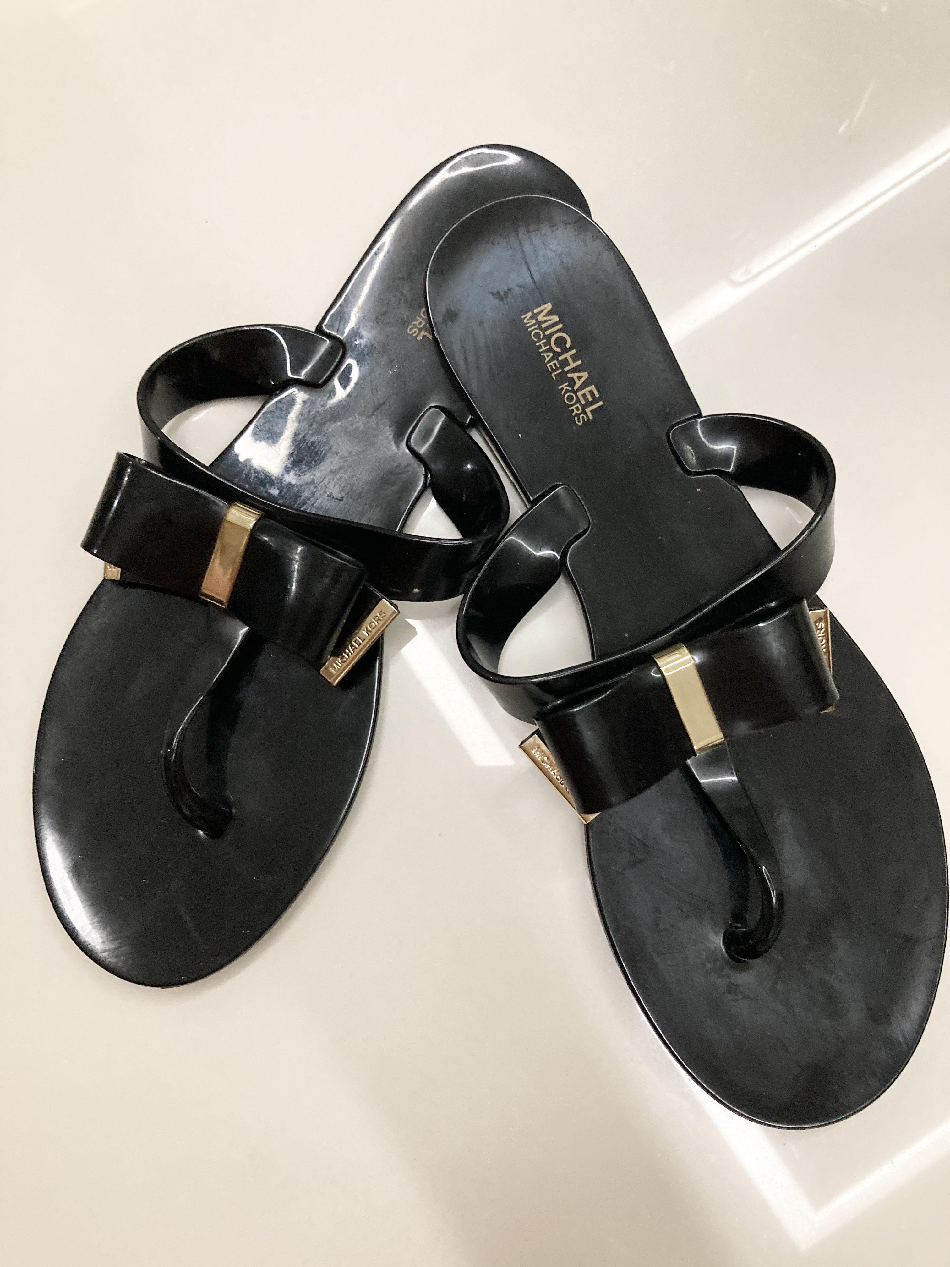 Michael Kors Jelly Sandals in Black, Women's Fashion, Footwear, Flats &  Sandals on Carousell