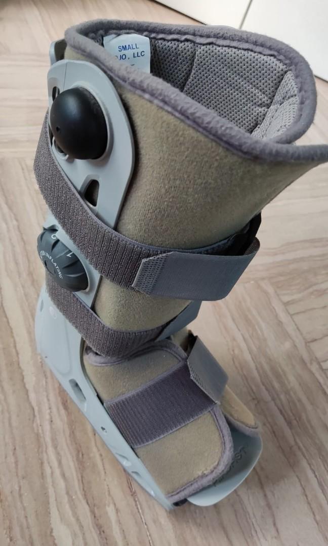 Moonboot / fracture boot / cast, Health & Nutrition, Medical Supplies & Tools on Carousell