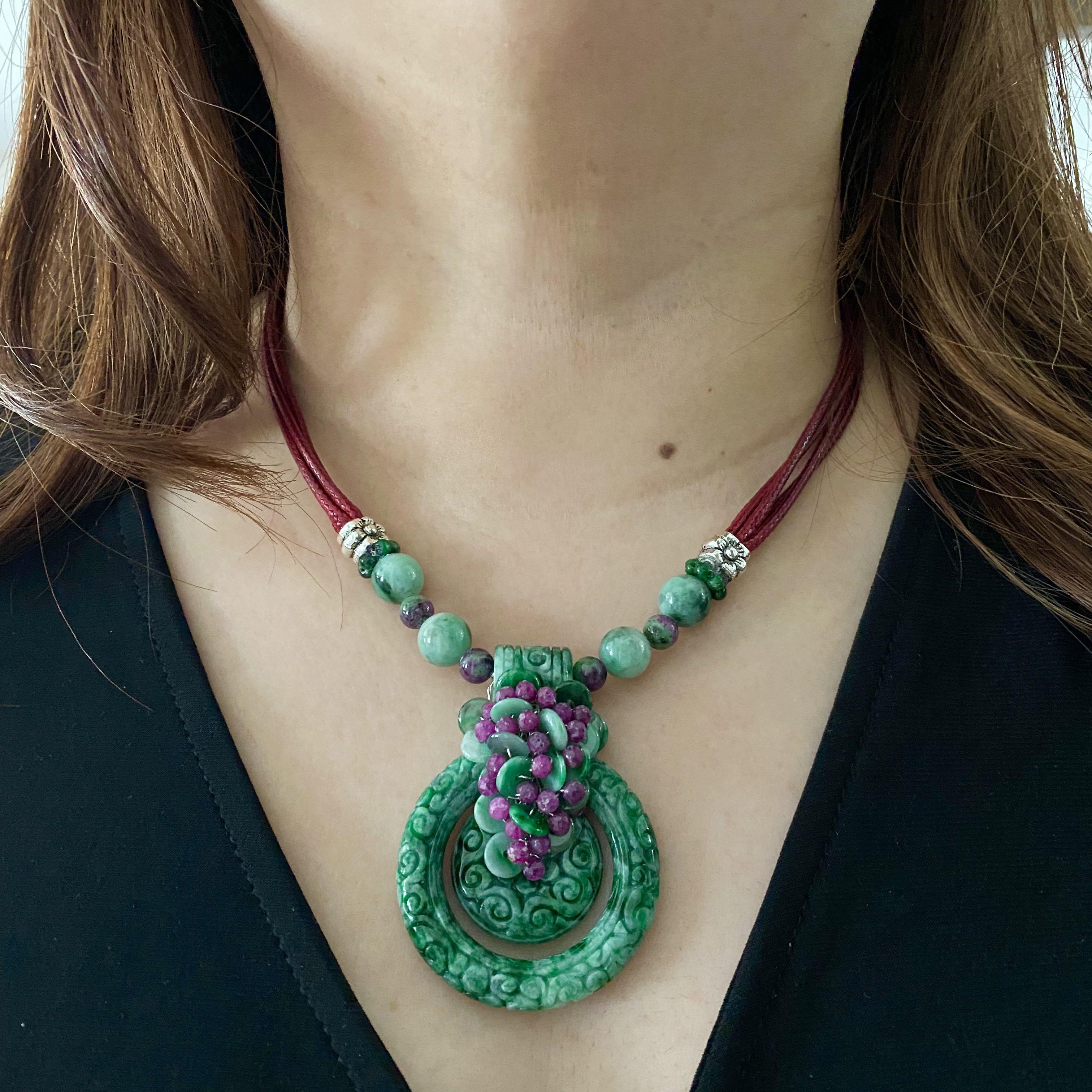Carved jade bead necklace cheap