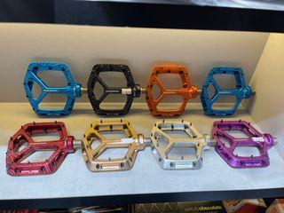 New: race face Atlas pedals (free postage)