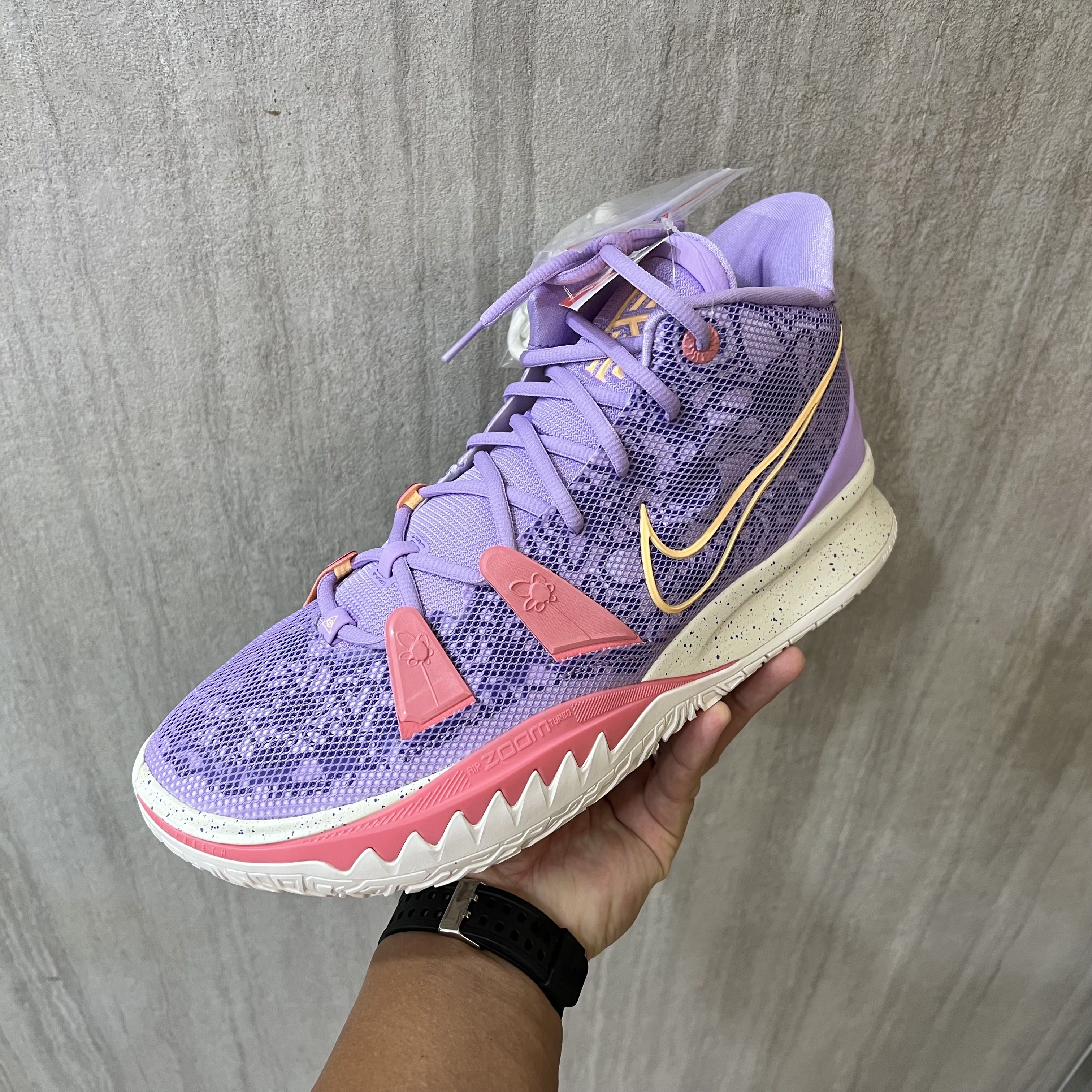 Nike Kyrie 7 Daughters special edition. BNIB. Men s Fashion
