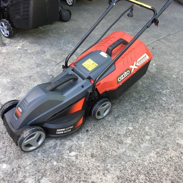 Ozito 1200w 305mm lawn mower hotsell
