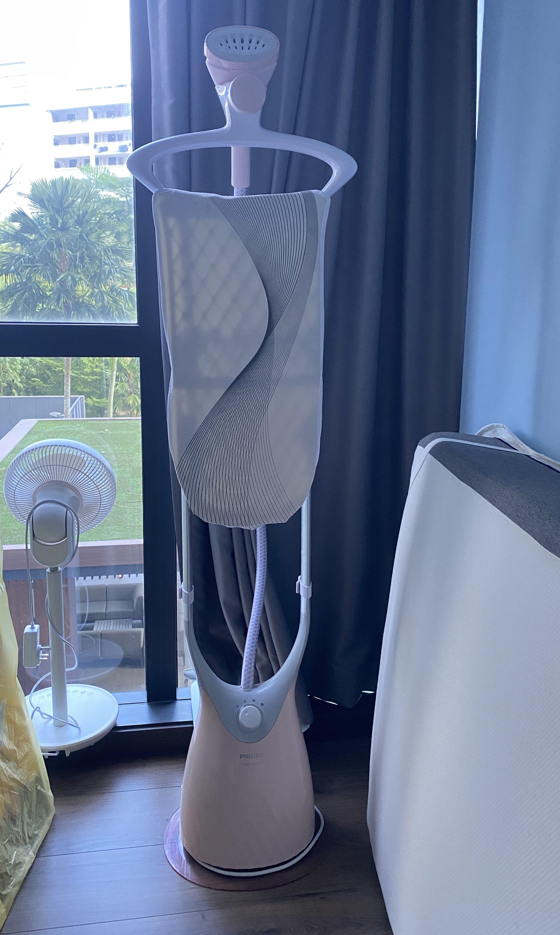 Philips ComfortTouch Garment Steamer GC552/46, TV & Home Appliances, Irons & Steamers on Carousell