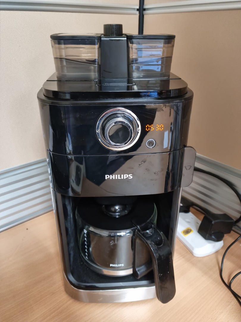 Philips grind and brew coffee machine HD7762, TV & Home Appliances