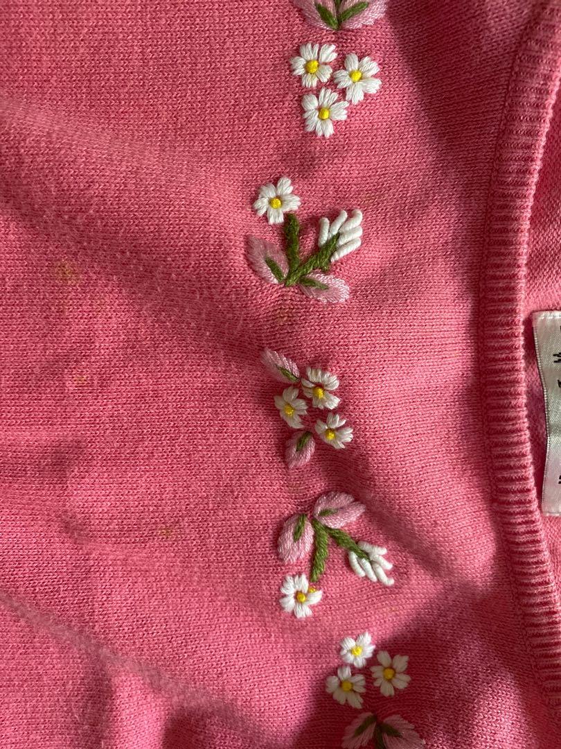 Pink knitted tank top (Category: Sleeveless) located in Quezon City. Submitted by bealee (Listing ID 1146929857, Image 3). Description: Never used .