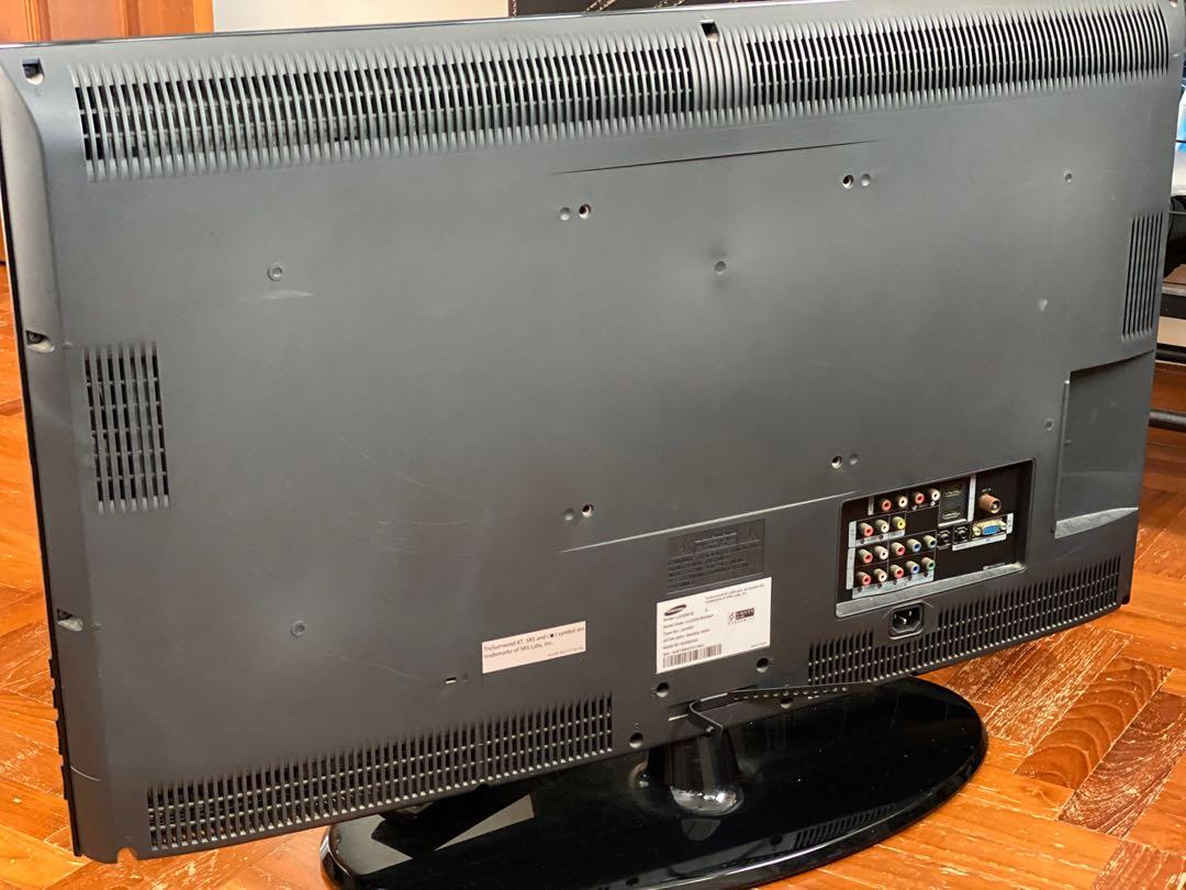 Samsung old Tv, TV & Home Appliances, TV & Entertainment, TV on Carousell