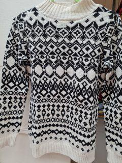 Sweater Motif full