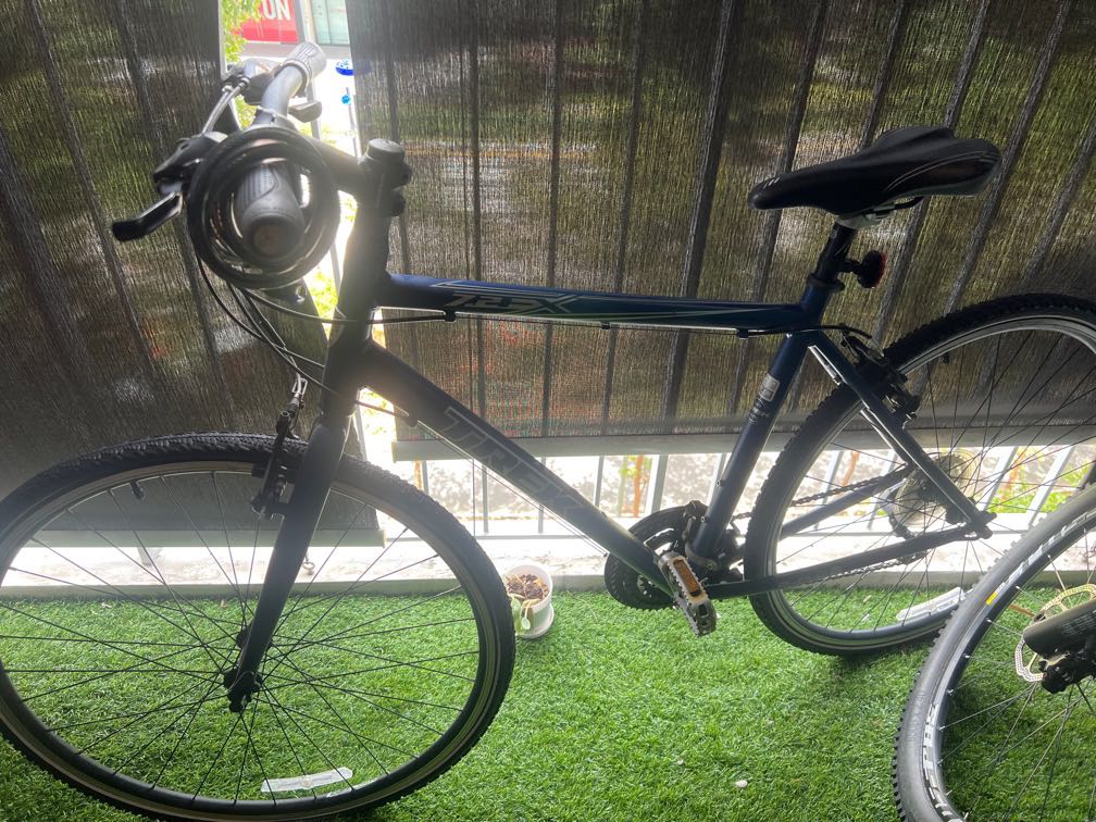 Trek 7.2 FX hybrid bike, Sports 