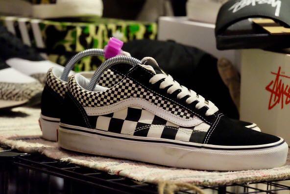 Mix checker old hot sale skool shoes vans