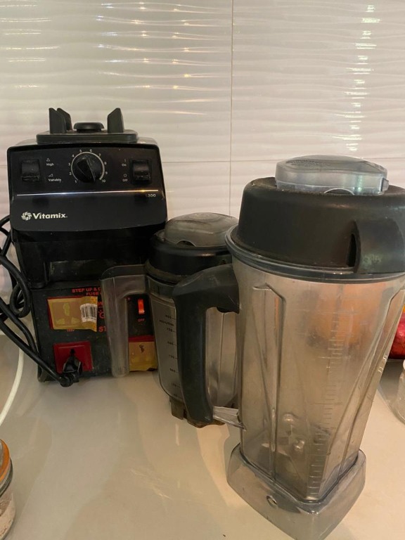 Vitamix and its voltage converter, TV & Home Appliances, Kitchen