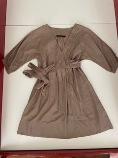 (Category: ) located in . Submitted by natsycloset (Listing ID 1146935664, Image 1). Description: .