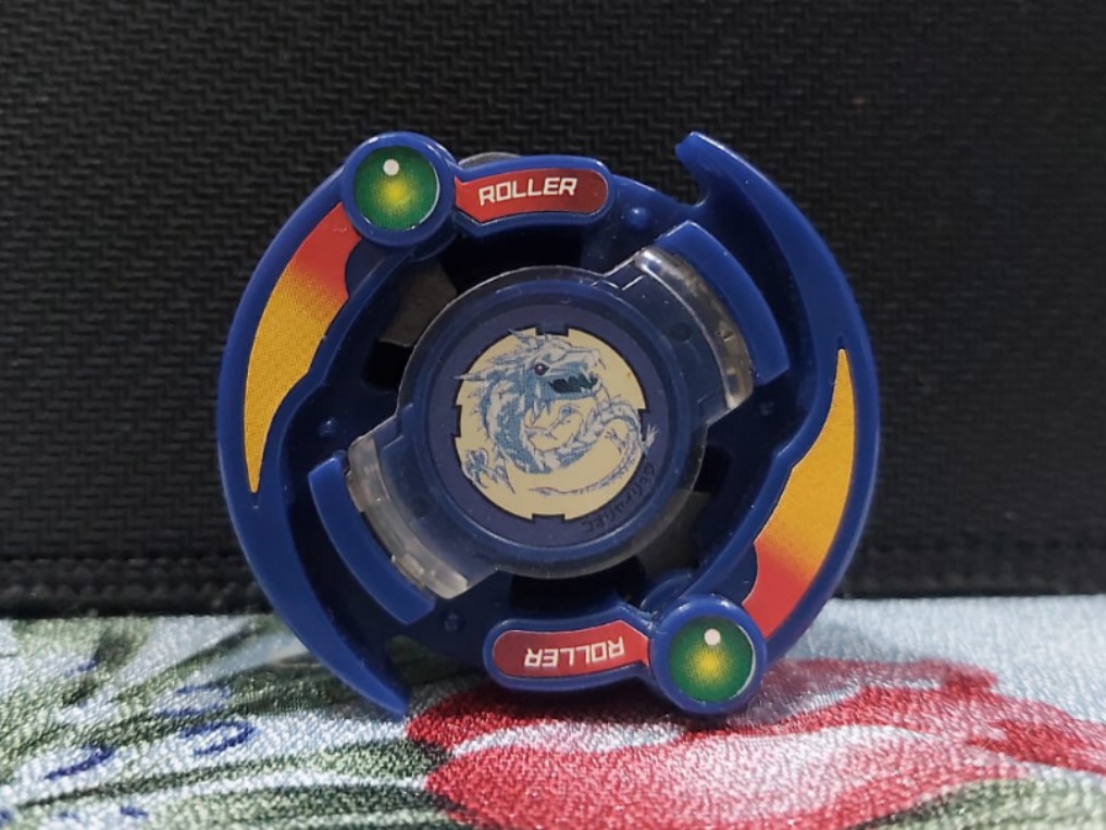 2000 beyblades cheap